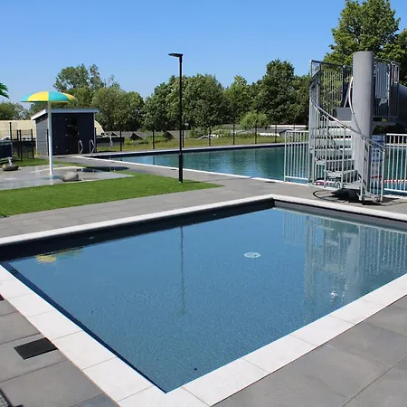 Campo de lujo Glamping Tent In Netherlands With Terrace Lathum