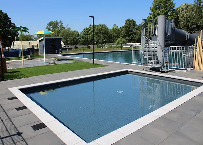 Luksusowy namiot Glamping Tent In Netherlands With Terrace Lathum